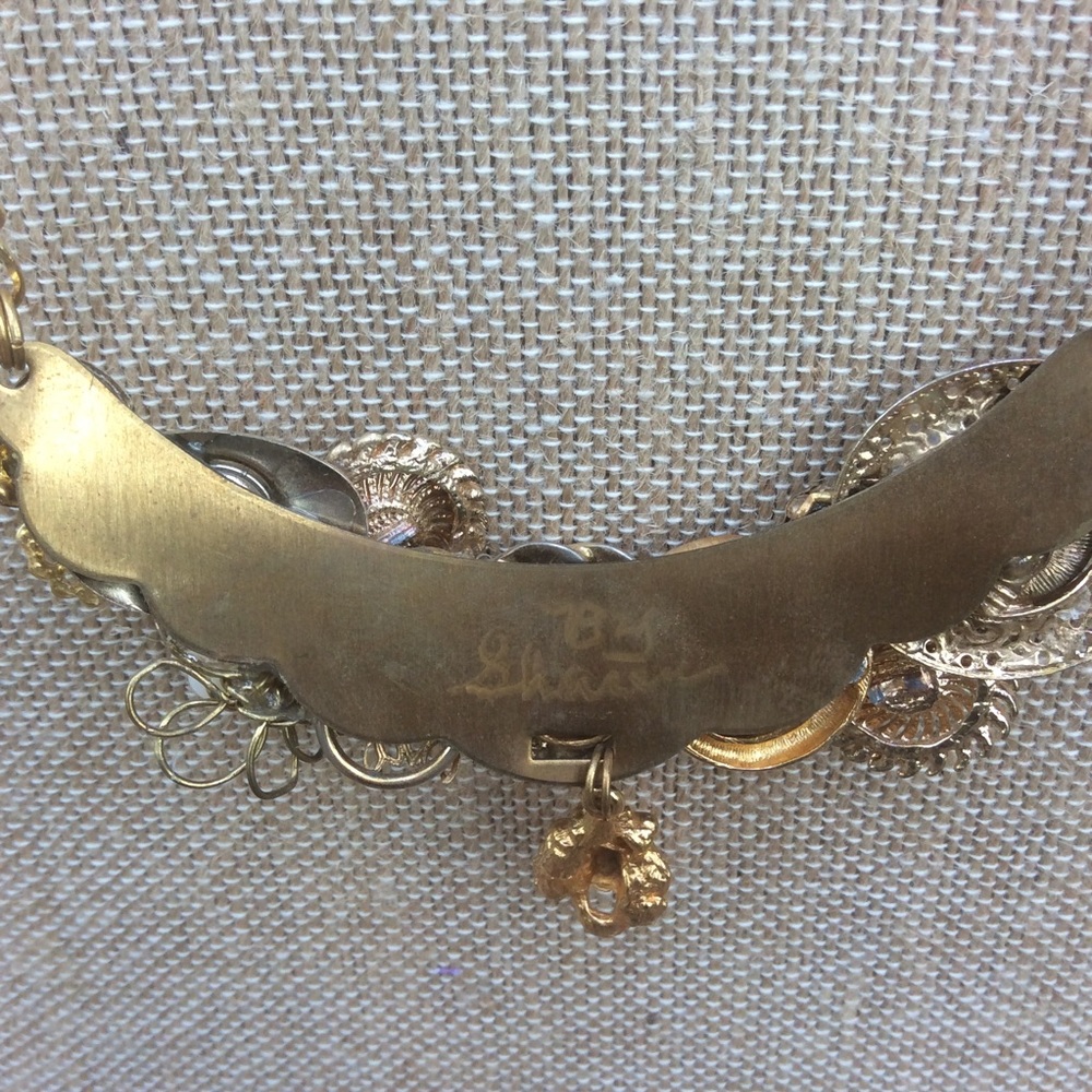 Assemblage necklace with vintage pieces - Picture 4 of 4